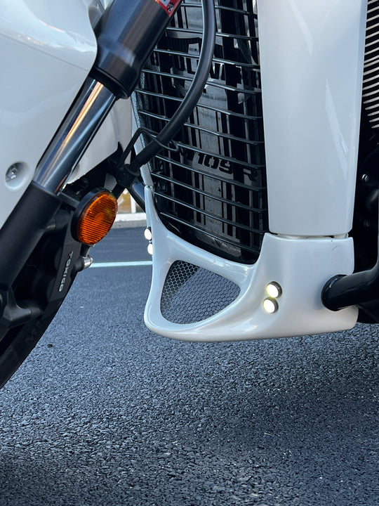 TOC Suzuki M109 Gloss Black Chin Scoop