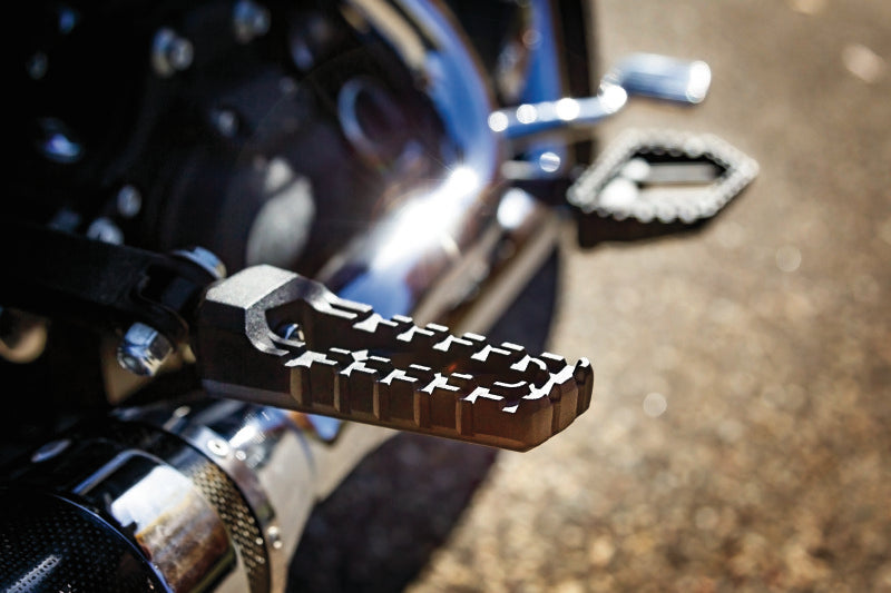 Kuryakyn Riot Pegs With Adaptor Satin Black