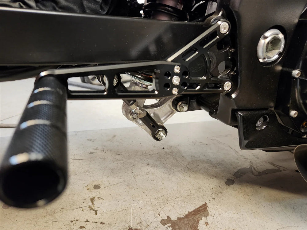 REARSET GRUDGE HAYABUSA 99-26 NO BRAKE BLACK. busa
