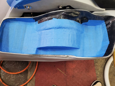 Saddlebag enclosure for speaker performance