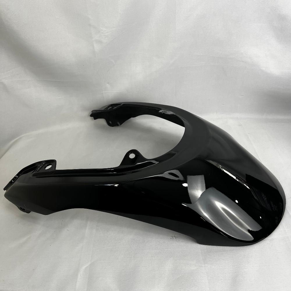 Suzuki M109R Bobber Tail Gloss Black 1