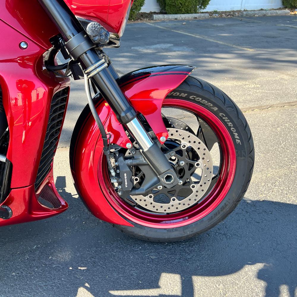 Suzuki M109R Stealth Cut Front Fender-Gloss installed