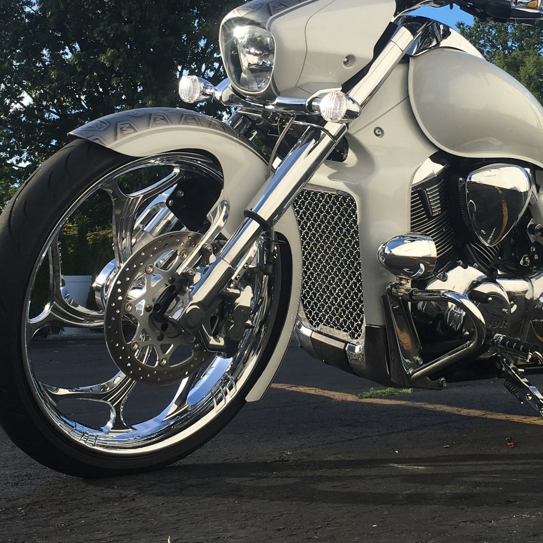 Suzuki M109R with Low Design Engine Guards