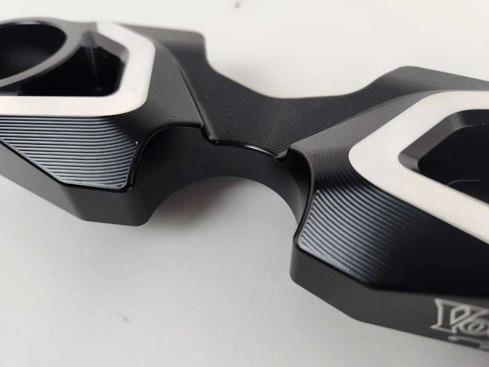 TOP TRIPLE TREE HAYABUSA 21-26 BLACK VTT1PCBUSAM2 Close up